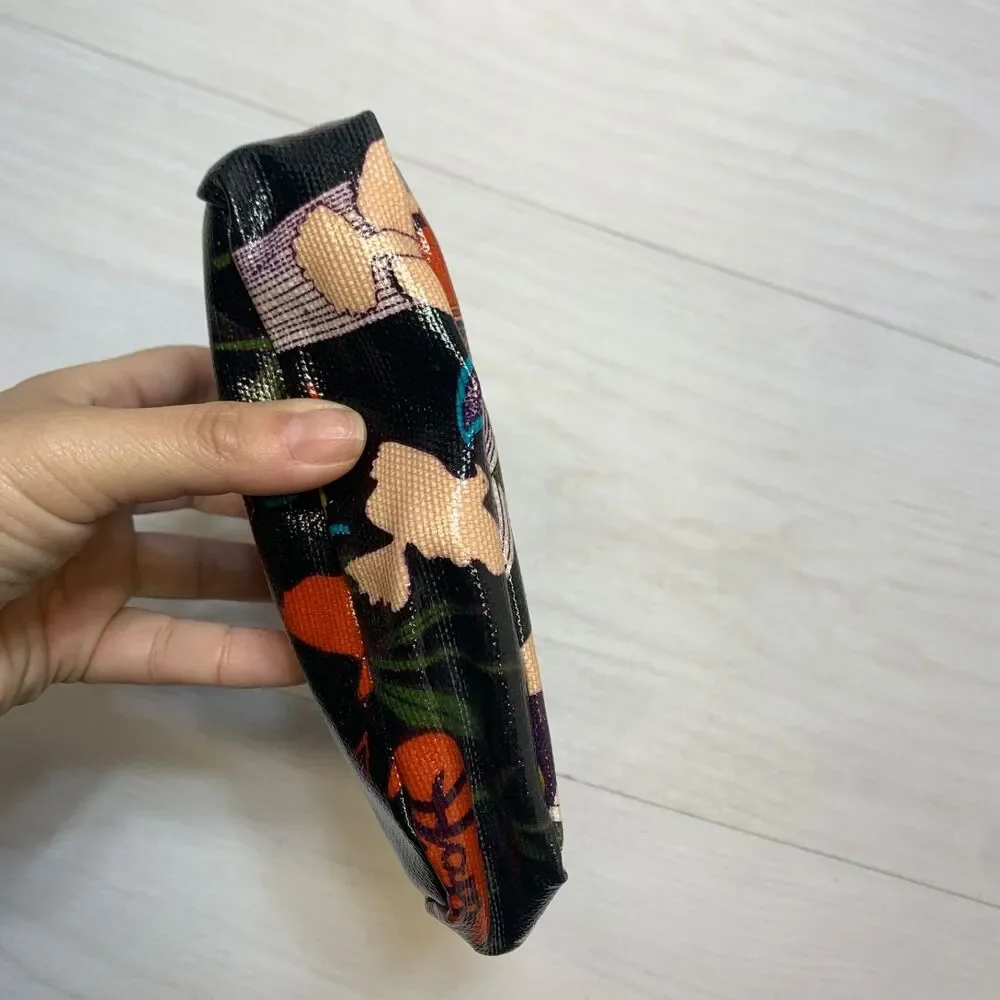 SAKROOTS Travel Cosmetic Bag‎ Make-up zipper Black River Peace Coated Canvas